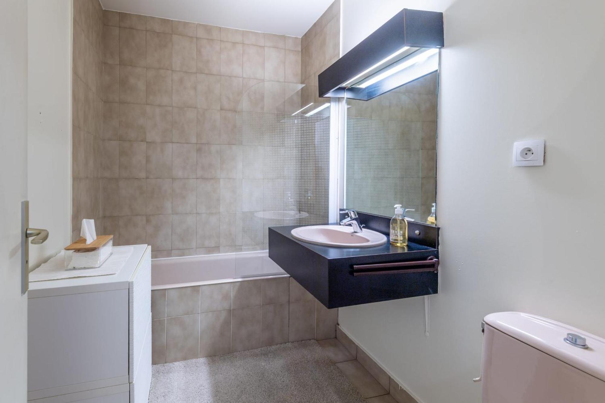 Revon - City Center Flat Annecy Exteriör bild